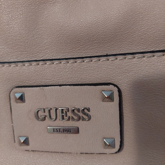 Guess purse - Picture 2 of 16